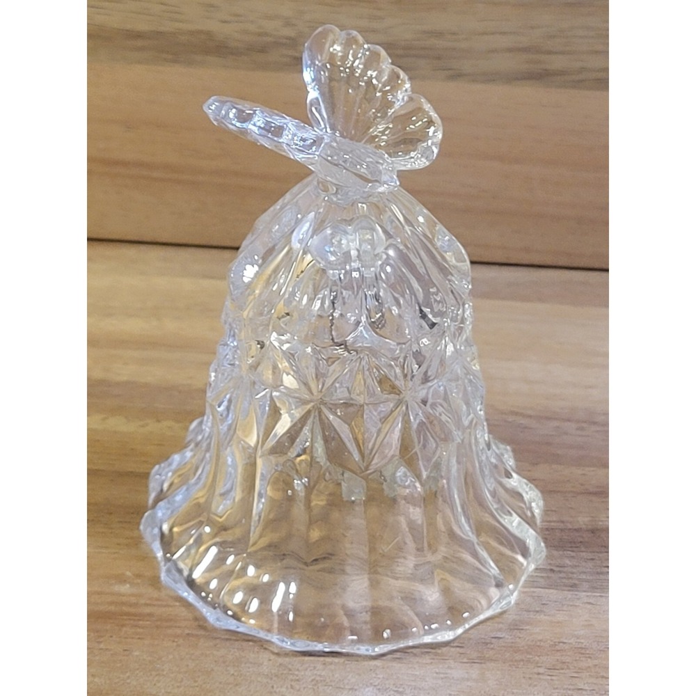 Vintage Bell 24% Lead Crystal Butterfly Bell 3" open wings Made In Taiwan